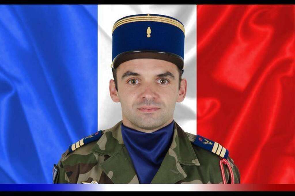 Benjamin Gireud - Le capitaine Benjamin Gireud du #5RHC est mort pour la France dans l’accomplissement de sa mission au sein de l’opération Barkhane. Âgé de 32 ans, célibataire.