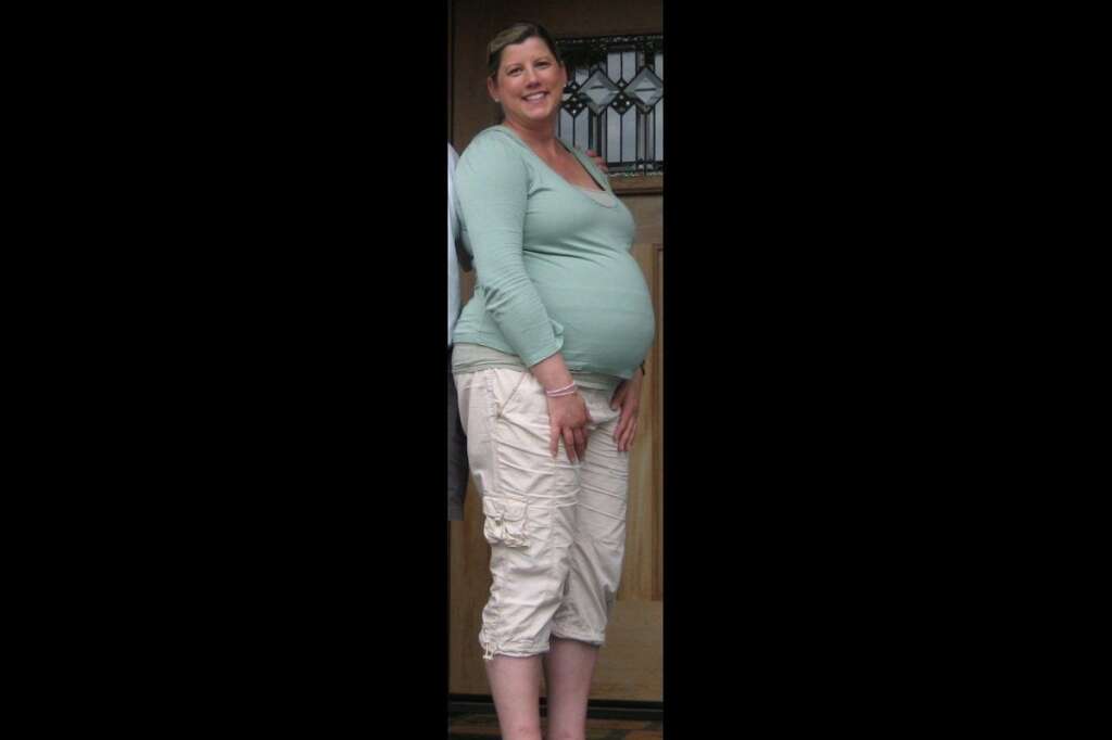 Laura BEFORE - <a href="http://www.huffingtonpost.com/2011/09/19/laura-lost-81-pounds-post-baby_n_968641.html" target="_hplink">Read Laura's story here. </a>