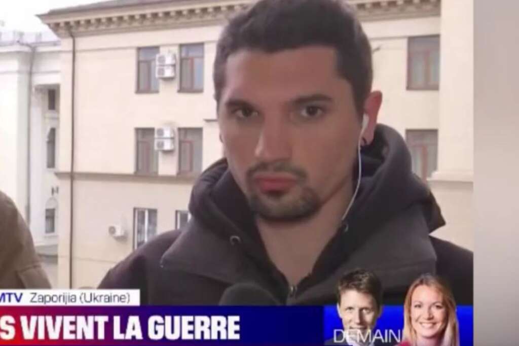 30 mai - Frédéric Leclerc-Imhoff - En Ukraine, Frédéric Leclerc-Imhoff, journaliste d’origine française a été tué ce lundi 30 mai, alors qu’il se trouvait sur place dans le cadre d’un reportage à Severodonetsk, dans l’est du pays. <br /><br />Journaliste de 32 ans travaillant pour BFMTV depuis 6 ans, il a été touché au cou par un éclat d’obus russe alors qu’il était en train de documenter une évacuation de civils.<br /><br /><strong><a href="https://www.huffingtonpost.fr/entry/frederic-leclerc-imhoff-journaliste-francais-tue-en-ukraine_fr_6294c77de4b0415d4d886779" target="_blank" rel="noopener noreferrer">>>> Lire notre article par ici</a></strong>