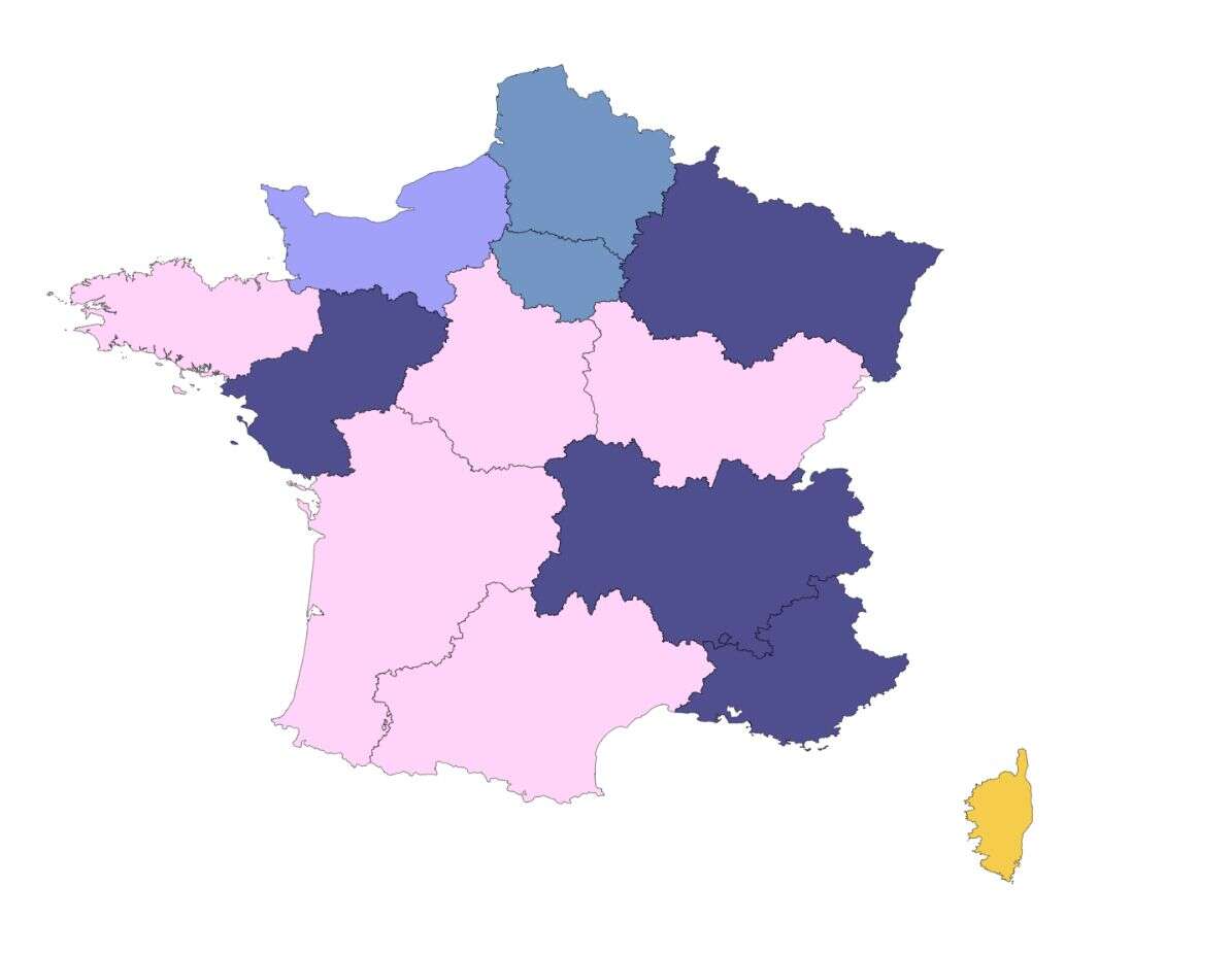 La carte des régions en 2015, rose: parti socialiste, bleu: LR, bleu clair: proche des LR, jaune: autonomistes, violet: centre.