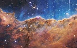 La nébuleuse de Carène a été observée par infrarouge par le télescope James Webb.