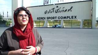 La journaliste sportive Raha Pourbakhsh n'avait pas assisté à un match dans un stade depuis 25 ans.