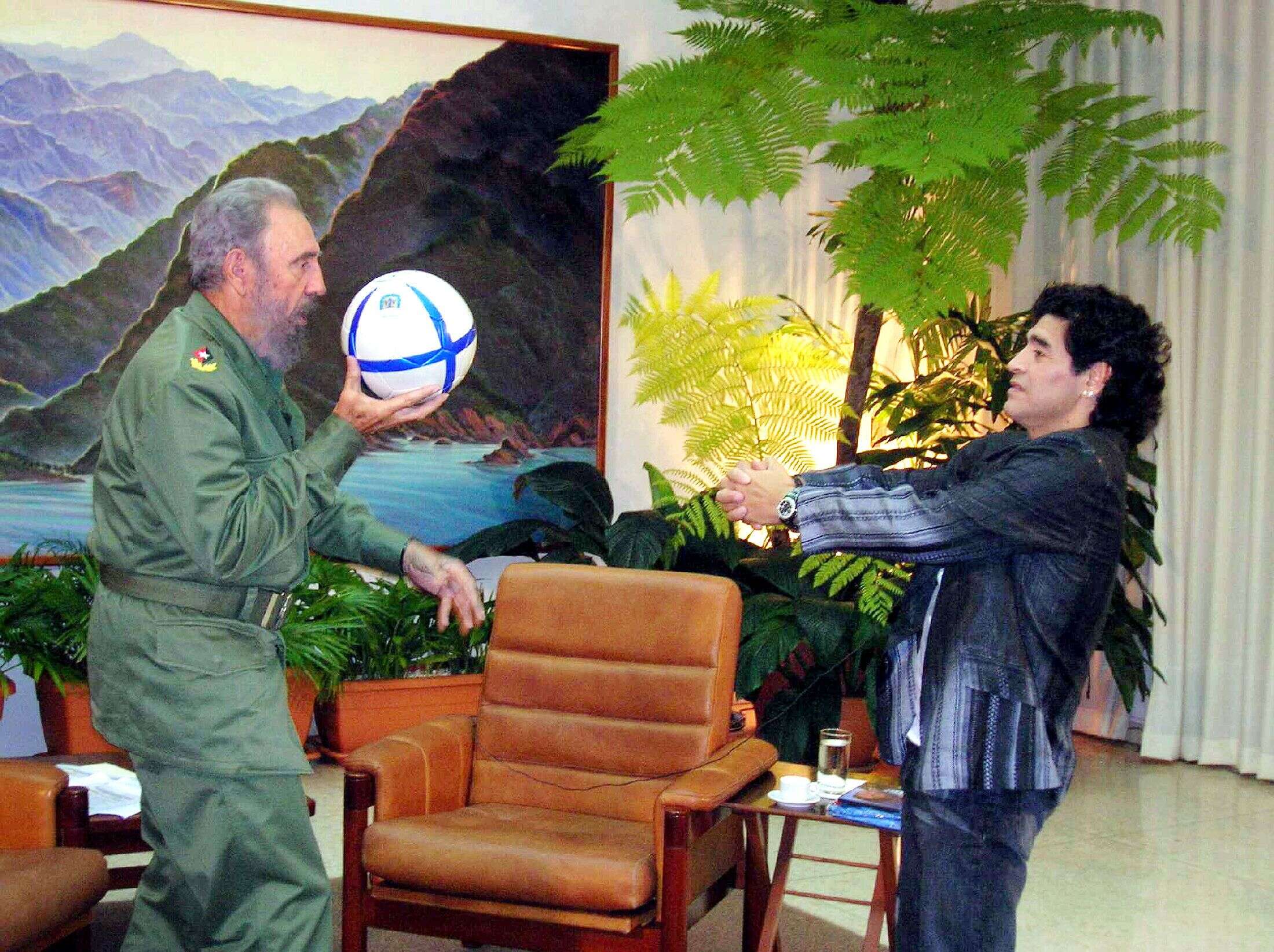 Fidel Castro et Diego Maradona à La Havane en 2005