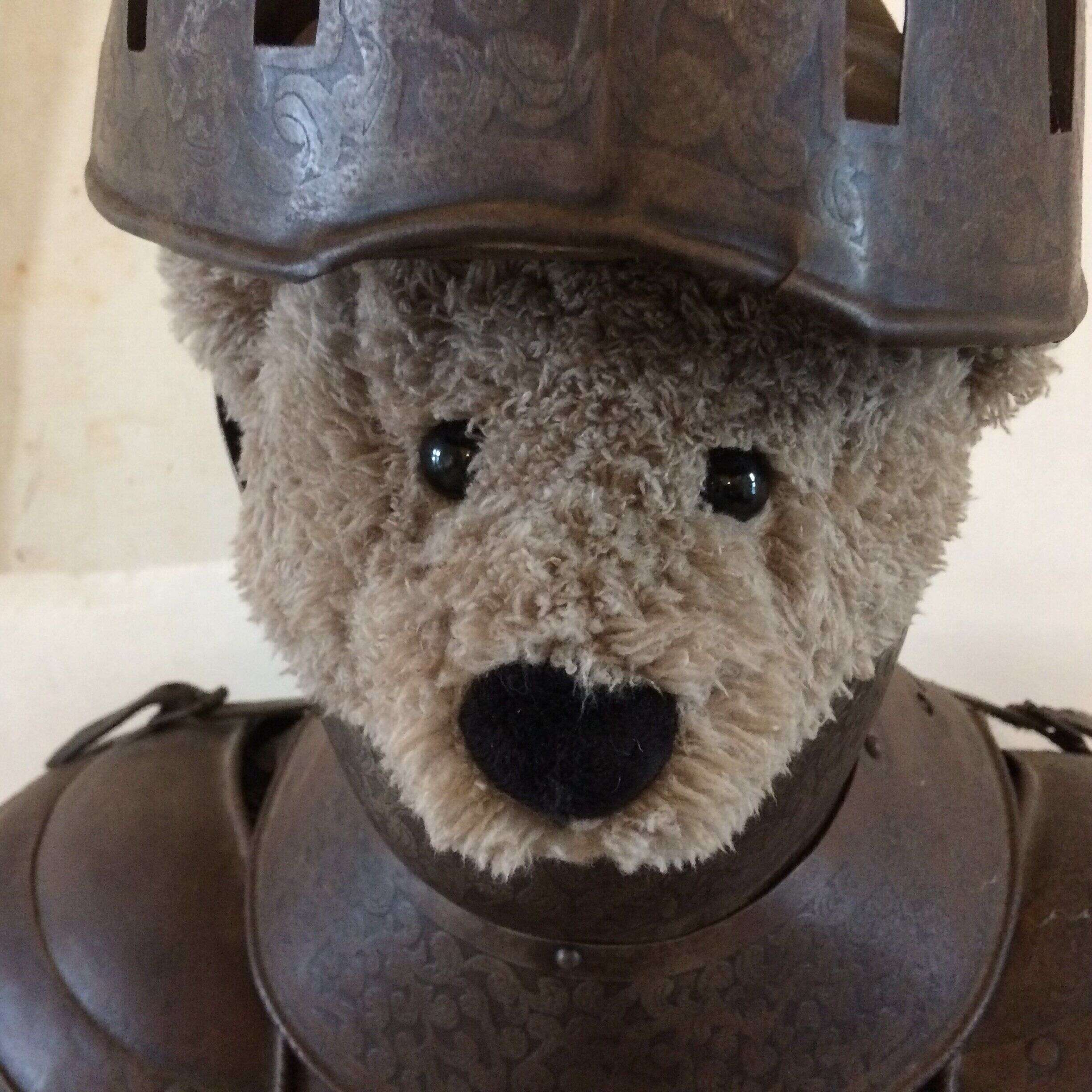 Au château d'Amboise, les ours en peluche montent la garde.