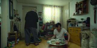 Au chômage et sur-endetté, Seong Gi-hun (Lee Jung-jae) est condamné à vivre chez sa mère.