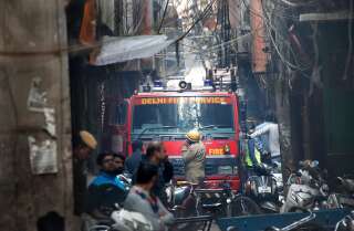 L'incendie d'une usine-dortoir faire au moins 43 morts en Inde