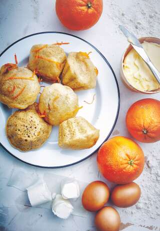 These rolls, along with apples and milk, would make a perfect fall and winter breakfast.