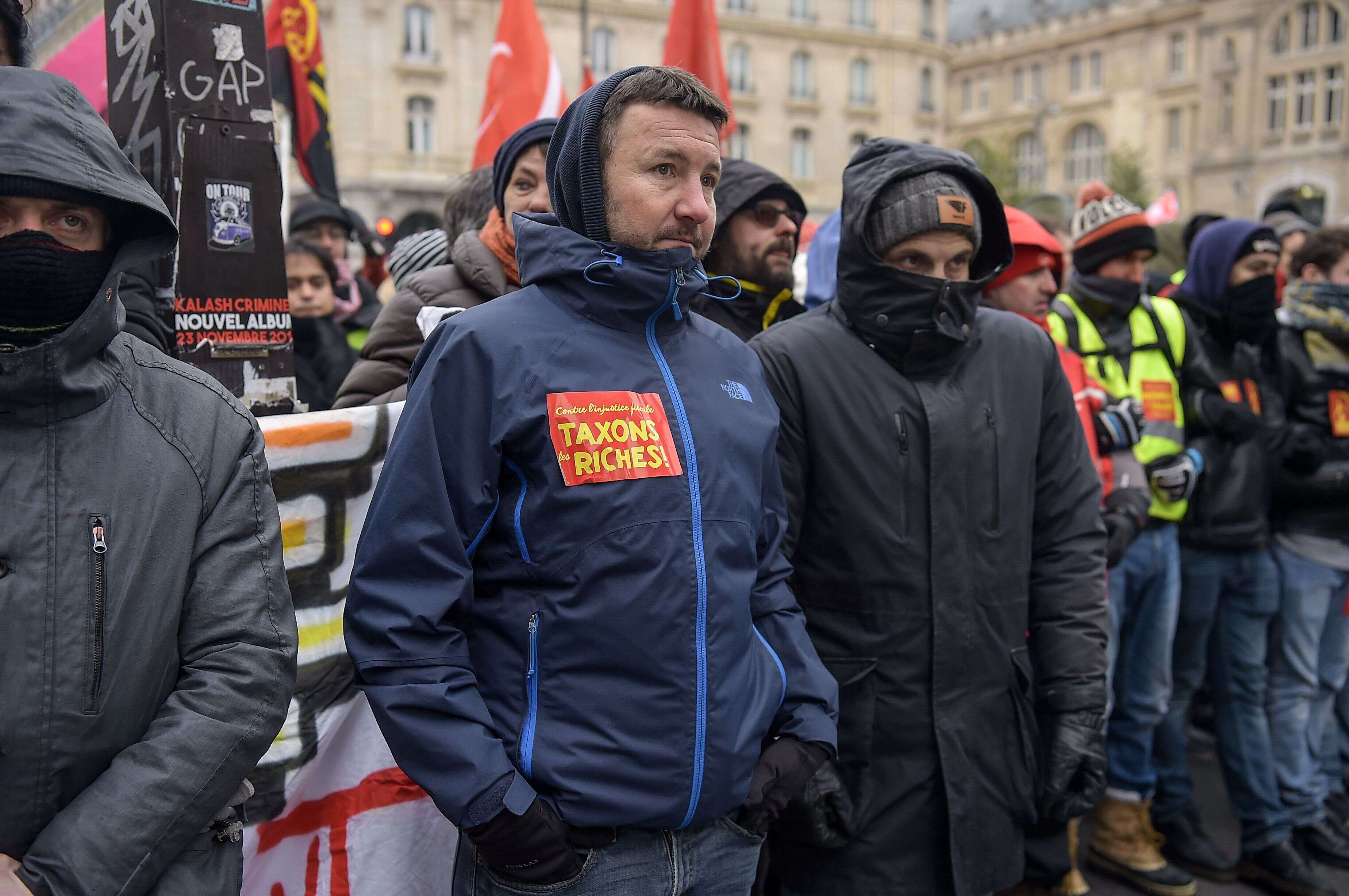 Olivier Besancenot à Paris lors d'une manifestation des gilets jaunes