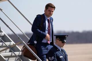 Matt Gaetz descend de l'Air Force One avant Donald Trump ce lundi 9 mars 2020