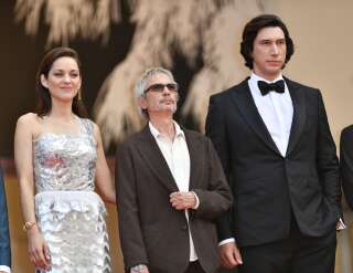 Marion Cotillard, Leos Carax et Adam Driver sur le tapis rouge du Festival de Cannes, le 6 juillet 2021