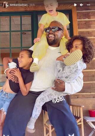Malgré leurs différents, Kim Kardashian rend hommage à Kanye West pour la fête des pères