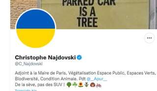 Christophe Najdovski, a changé sa photo de profil Twitter, qui représente désormais le drapeau bleu et jaune.