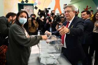 Jean-Luc Mélenchon vote au premier tour de la présidentielle le dimanche 10 avril 2022 à Marseille