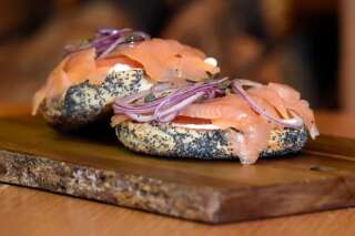 Les bagels montréalais de Woodgrain à Boulder, dans le Colorado, se marient à la perfection avec le saumon fumé.