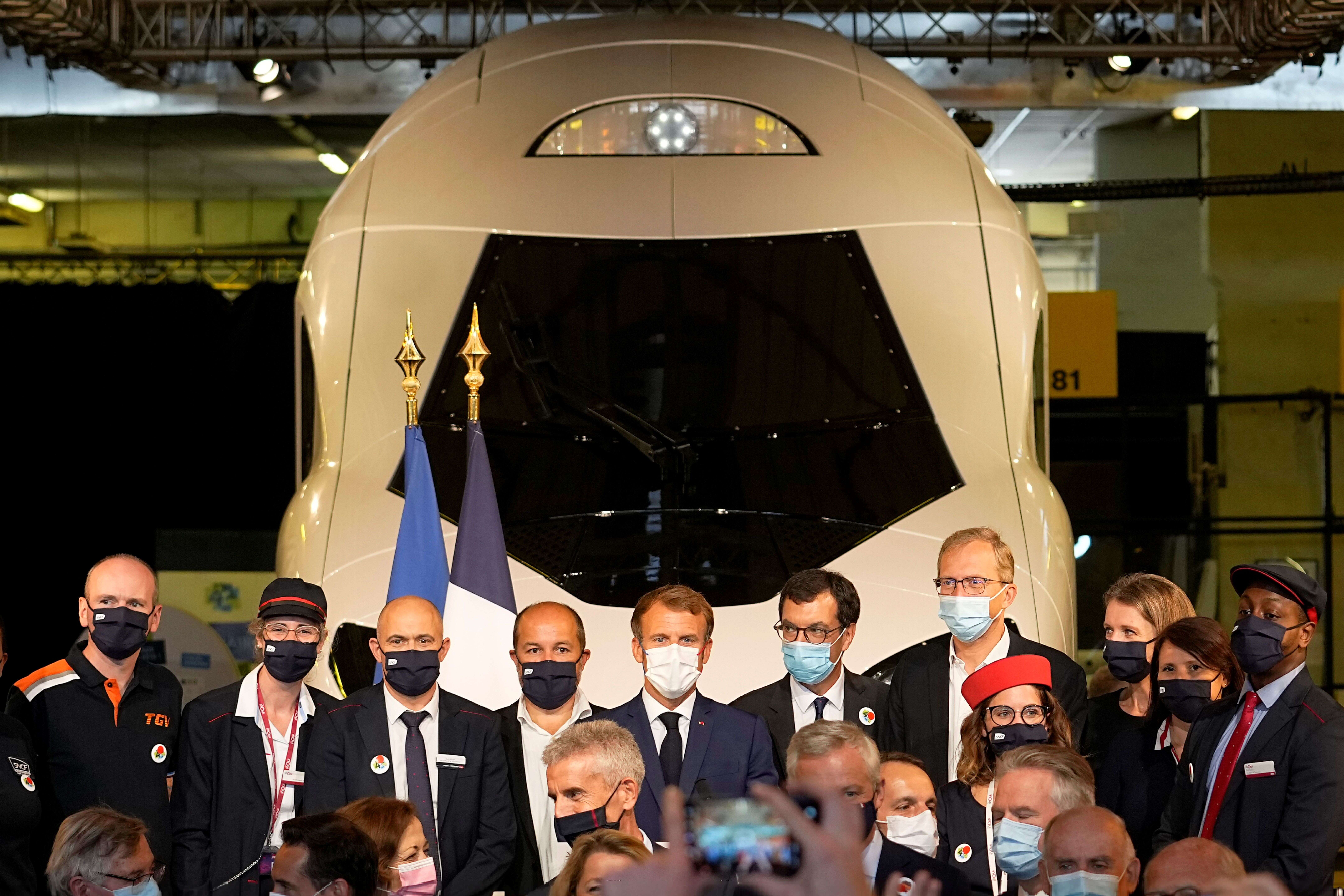 À quoi ressemble le nouveau TGV M dévoilé par Macron