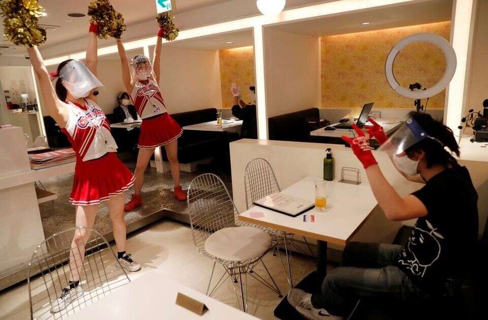 Un restaurant sur le thème des pom-pom girls à Tokyo.