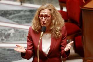 La ministre de l’Éducation « suspend » toutes les messageries de tous les ENT de France