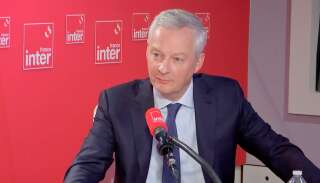 Le ministre de l'Économie Bruno Le maire au micro de France Inter, mercredi 27 juillet.
