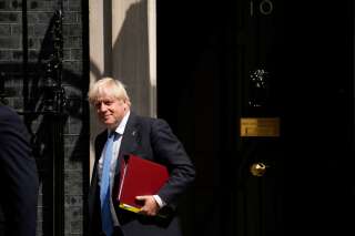 « Porté disparu », Johnson assume de laisser la crise « au futur Premier ministre »