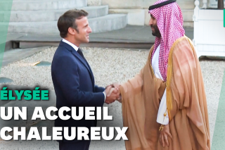 Face au prince héritier d’Arabie saoudite, Emmanuel Macron s’est distingué de Joe Biden