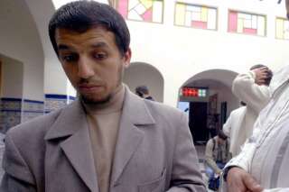 L’imam Hassan Iquioussen, photographiée ici à gauche en juin 2004 à Escaudain, dans le département du Nord.
