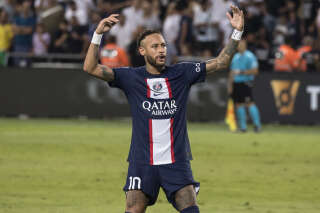 Pour la saison à venir, le Paris Saint-Germain de Neymar n’est pas le club de Ligue 1 dont le maillot coûtera le plus cher à ses supporters (photo prise à Tel-Aviv le 31 juillet).