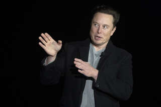 Le milliardaire Elon musk s’exprime lors d’une conférence de presse au site de lancement SpaceX, dans le sud du Texas, aux États-Unis, en février 2022.