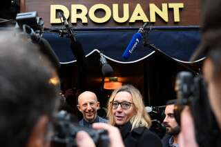 French author Virginie Despentes speaks to the press upon her arrival at the Drouant restaurant in Paris ahead of the announcement of the winner of the France's literary prize, the Prix Goncourt, on November 4, 2019. (Photo by DOMINIQUE FAGET / AFP)