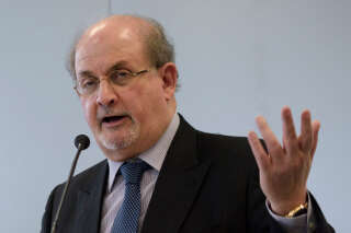 L’agresseur de Salman Rushdie inculpé pour « tentative de meurtre »