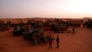 Ce lundi 15 août, les derniers militaires français de l’opération Barkhane ont quitté le Mali pour le Niger, conséquence directe des tensions entre Paris et Bamako (photo prise le 18 avril au moment d’un précédent départ de troupes françaises).