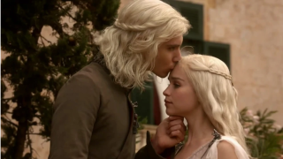 Dans « Game of Thrones » saison 1, Daenerys et Valerys Targaryens sont les derniers de leur lignée.