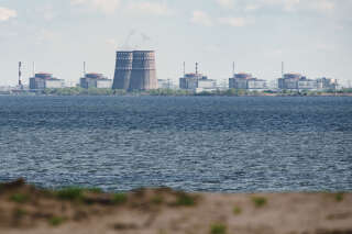 (FILES) In this file photo taken on April 27, 2022 a general view shows the Zaporizhzhia nuclear power plant, situated in the Russian-controlled area of Enerhodar, seen from Nikopol. Zelensky calls on the United Nations on August 18, 2022 to ensure security at the Zaporizhzhia power plant, where increased fighting has raised fears of a nuclear incident. (Photo by Ed JONES / AFP)