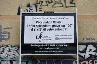 Après que des affiches opposées à la vaccination contre le Covid ont fleuri dans les rues de Toulouse, la préfecture de Haute-Garonne réclame leur retrait (photo prise mi-août dans les rues de Toulouse).