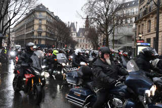 Quels sont les deux roues concernés par le stationnement payant à Paris ?