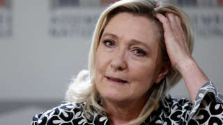 Marine Le Pen (ici à l'Assemblée nationale le 2 août) applaudit trop vite la baisse de la TVA sur le gaz en Espagne.