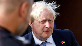 Boris Johnson, ici le 31 août à Milton Keynes, devrait rester très présent après son départ du 10, Downing Street.