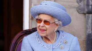 Plusieurs signes laissent croire que la reine d’Angleterre vit peut-être ses dernières heures, après plus de 70 ans de reigne.