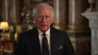 Très ému, le roi Charles III s’est exprimé pour la première fois depuis le décès de la reine Elizabeth II.