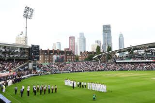 Ce samedi 10 septembre, au Kia Oval de Londres, en prélude au match de cricket entre l’Angleterre et l’Afrique du Sud, le nouvel hymne britannique « God Save the King » a été chanté pour la première fois lors d’un événement sportif.