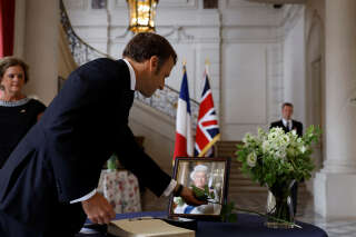La date des funérailles d’Elizabeth II, un casse-tête diplomatique et logistique pour Macron