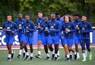 France's players take part in a training session in Clairefontaine-en-Yvelines on September 19, 2022 as part of the team's preparation for the upcoming UEFA Nations League football matches. (Photo by FRANCK FIFE / AFP)