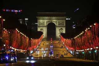 Les Champs-Élysées aussi passent en mode sobriété pour Noël