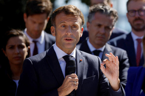 French President Emmanuel Macron delivers a speech at the Sub-Prefecture in Saint-Nazaire after a visit at the Saint-Nazaire offshore wind farm, off the coast of the Guerande peninsula in western France on September 22, 2022. (Photo by STEPHANE MAHE / POOL / AFP)