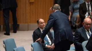 Le ministre russe des Affaires étrangères Sergueï Lavrov quitte la salle après avoir pris la parole lors de la réunion du Conseil de sécurité sur l’invasion russe de l’Ukraine aux Nations Unies le 22 septembre 2022 à New York.