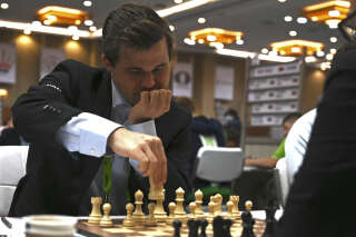 Depuis un match perdu contre le jeune américain Hans Niemann, le quintuple champion du monde Magnus Carlsen s’est engagé dans une cabale contre la tricherie aux échecs.