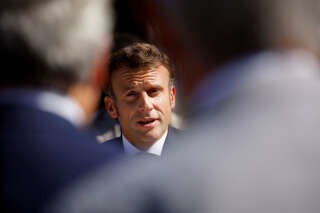 Emmanuel Macron (ici le 22 septembre à Saint-Nazaire) envisage de dissoudre l’Assemblée nationale, mais qui est visé ?