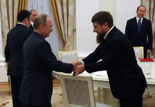 Fervent allié de Vladimir Poutine, le leader tchétchène Ramzan Kadyrov invite la Russie à utiliser des armes nucléaires en Ukraine. Une demande qui se fait de plus en plus bruyante à Moscou (photo d’archive prise en septembre 2016 à Moscou).
