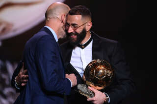 « J’espère que tu continueras à nous régaler », Zidane encense Benzema après son Ballon d’Or