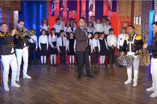 En Azerbaïdjan, la télé publique fait chanter une chanson anti-Macron à des enfants