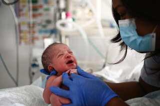 Le premier bébé « PMA pour toutes » est né à Nantes, annonce « Le Monde »
